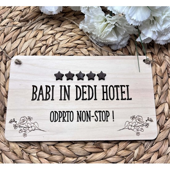 Tablica Babi in dedi hotel