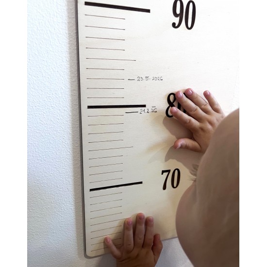 Otroški stenski meter
